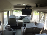 後部座席から運転席側を見た画像(格安マイクロバスレンタル。貸切バスが安い　チャーターバスのJN)