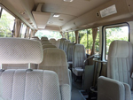 後部座席(格安マイクロバスレンタル。貸切バスが安い　チャーターバスのJN)