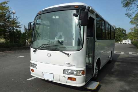 HINOリエッセ SD 5.3Lインタークーラターボ02(格安マイクロバスレンタル。貸切バスが安い　チャーターバスのJN)